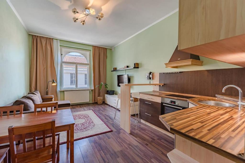 1bdr - 3 Apartament Praga